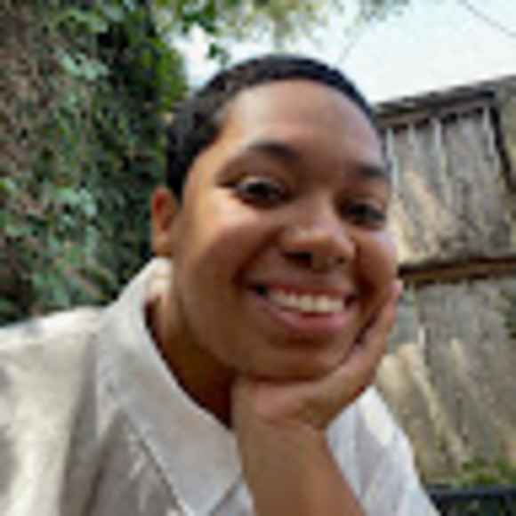 Meet your Posher, Ursula - Picture 1 of 1